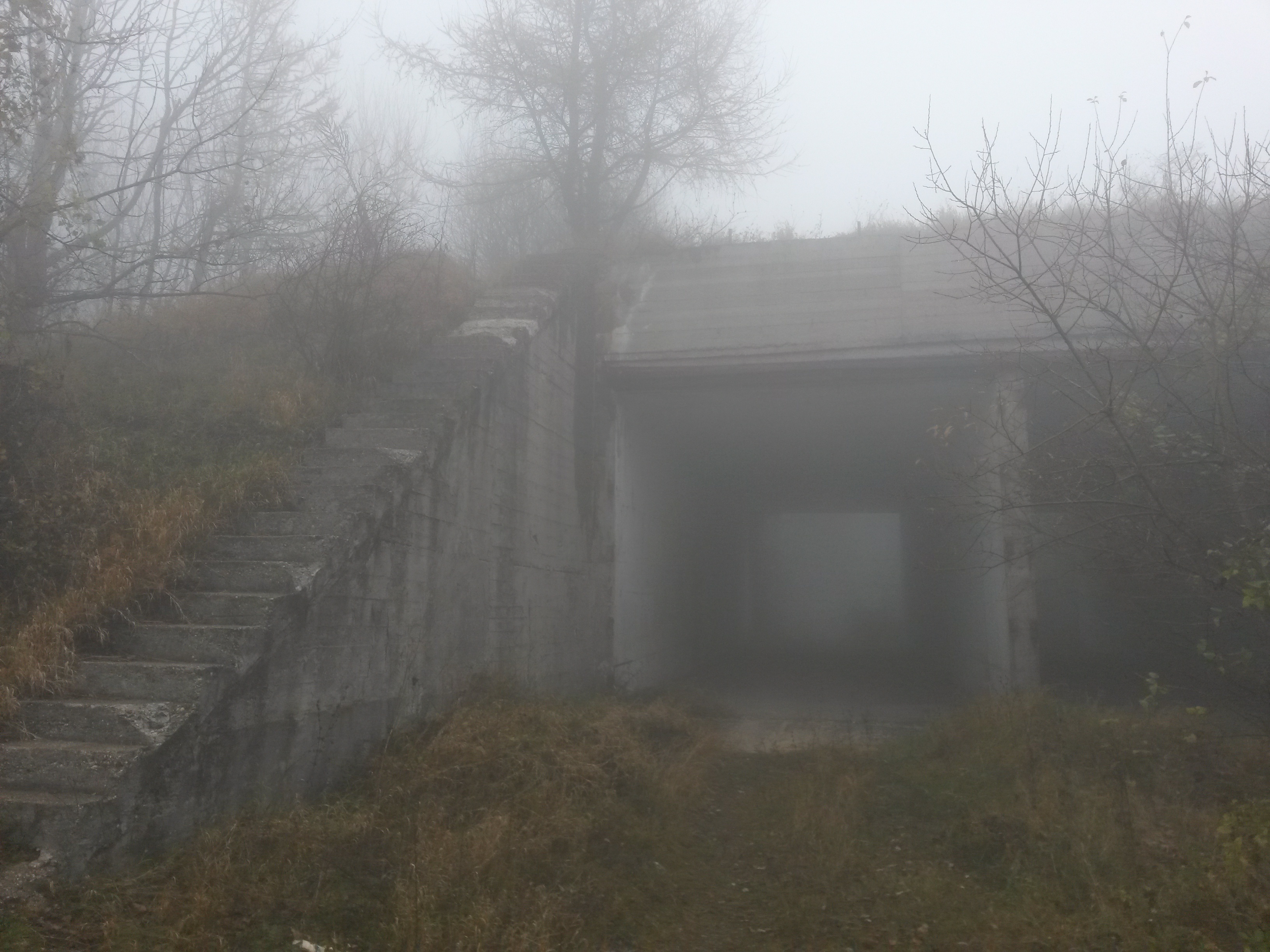 Kísérteties katonai bázisra bukkantunk a Pilisben