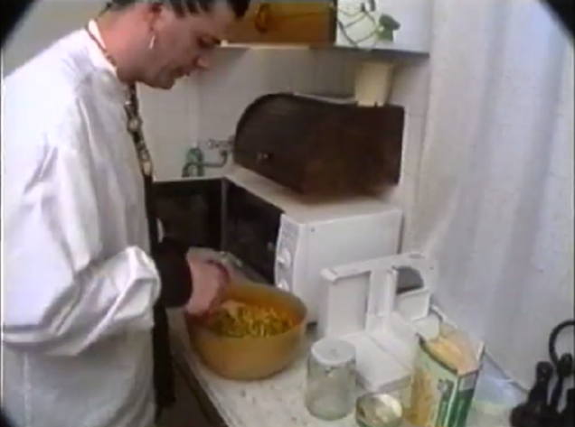 Van durvább szakácsműsor a cecíliásnál? Kozsó kipörgeti a mikrós főzést