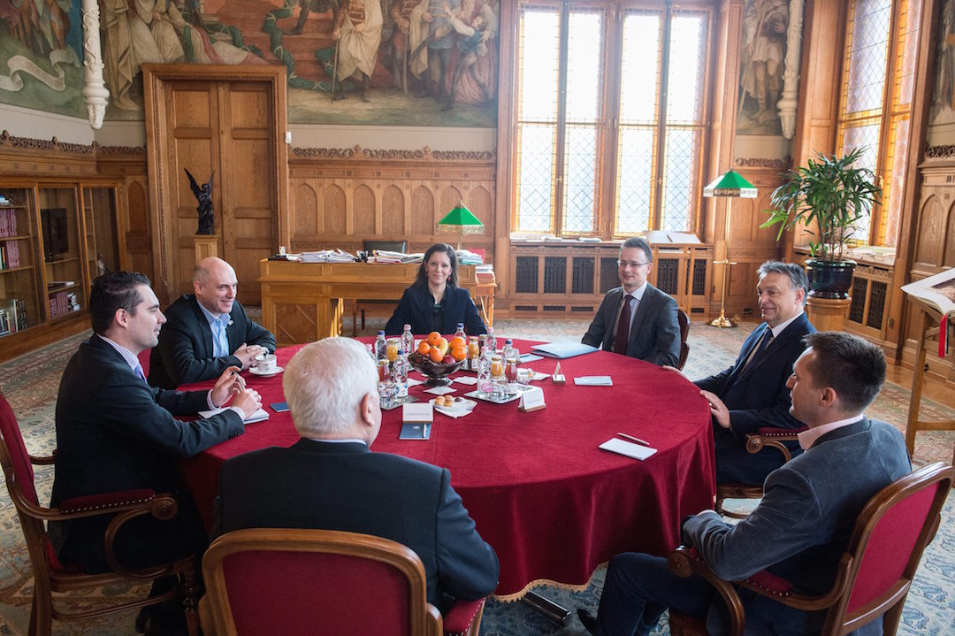 Valaki nagyon-nagyon hiányzik nekem erről a képről :(