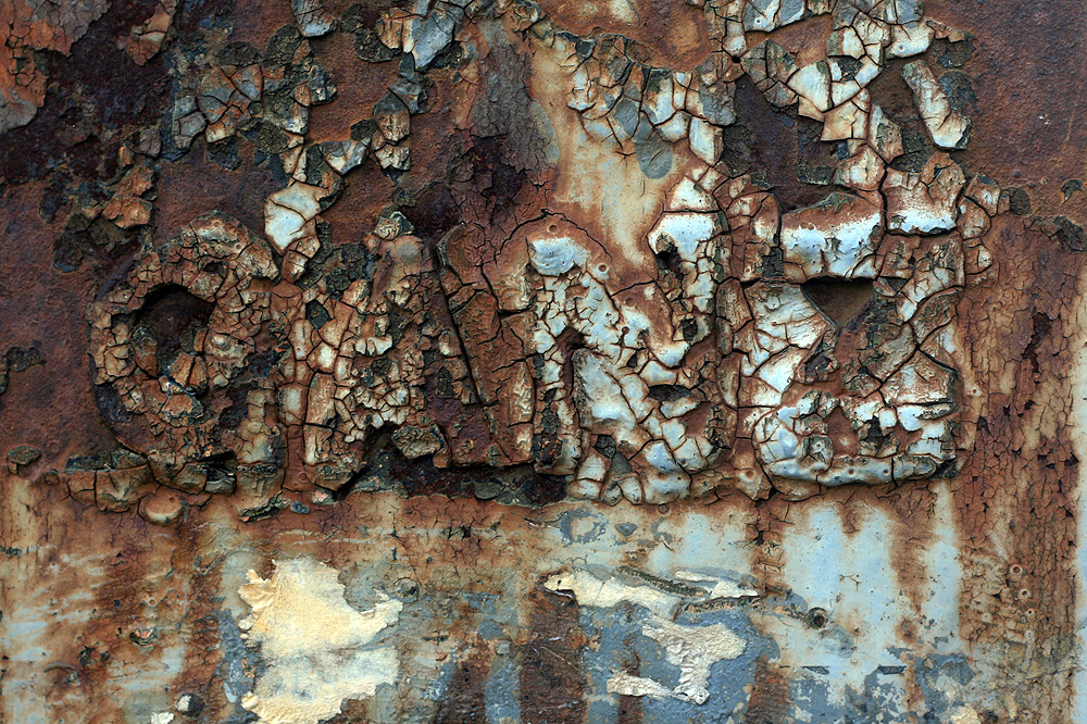 Illustration for article titled Ősöreg halálfej mered a trolizókra az Orczy téren