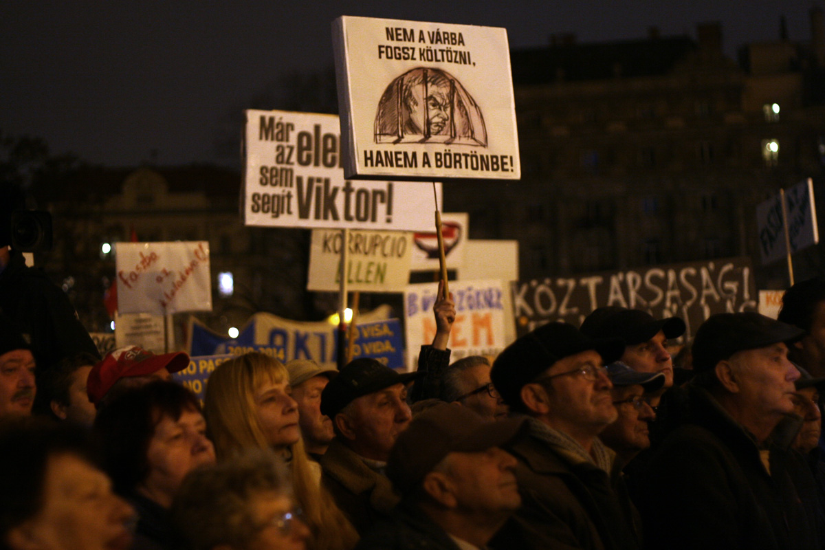 Illustration for article titled Nem a Várba fogsz költözni, hanem a börtönbe!