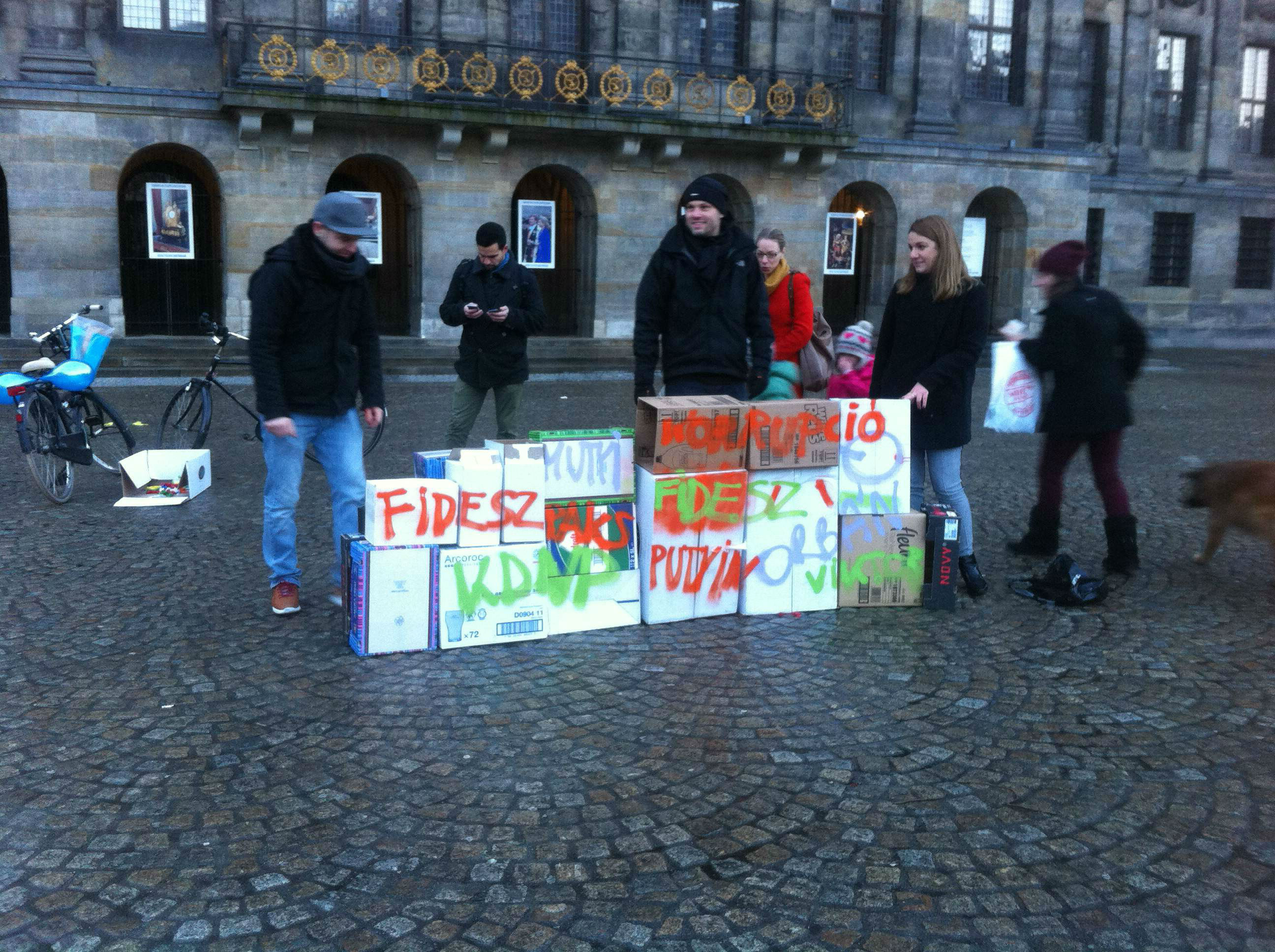 Illustration for article titled Külföldi magyarok is tüntettek ma a kormány ellen