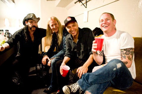 Illustration for article titled Akik miatt össze kell majd tolnia az asztalokat Lemmynek a másvilágon