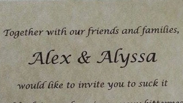 Szuper meghívóban küldte a fenébe a szüleit a mérges menyasszony