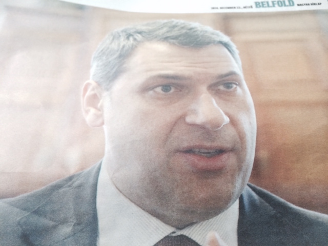 Buzik + román békaemberek: szegény Lázár Jánosban eltört valami