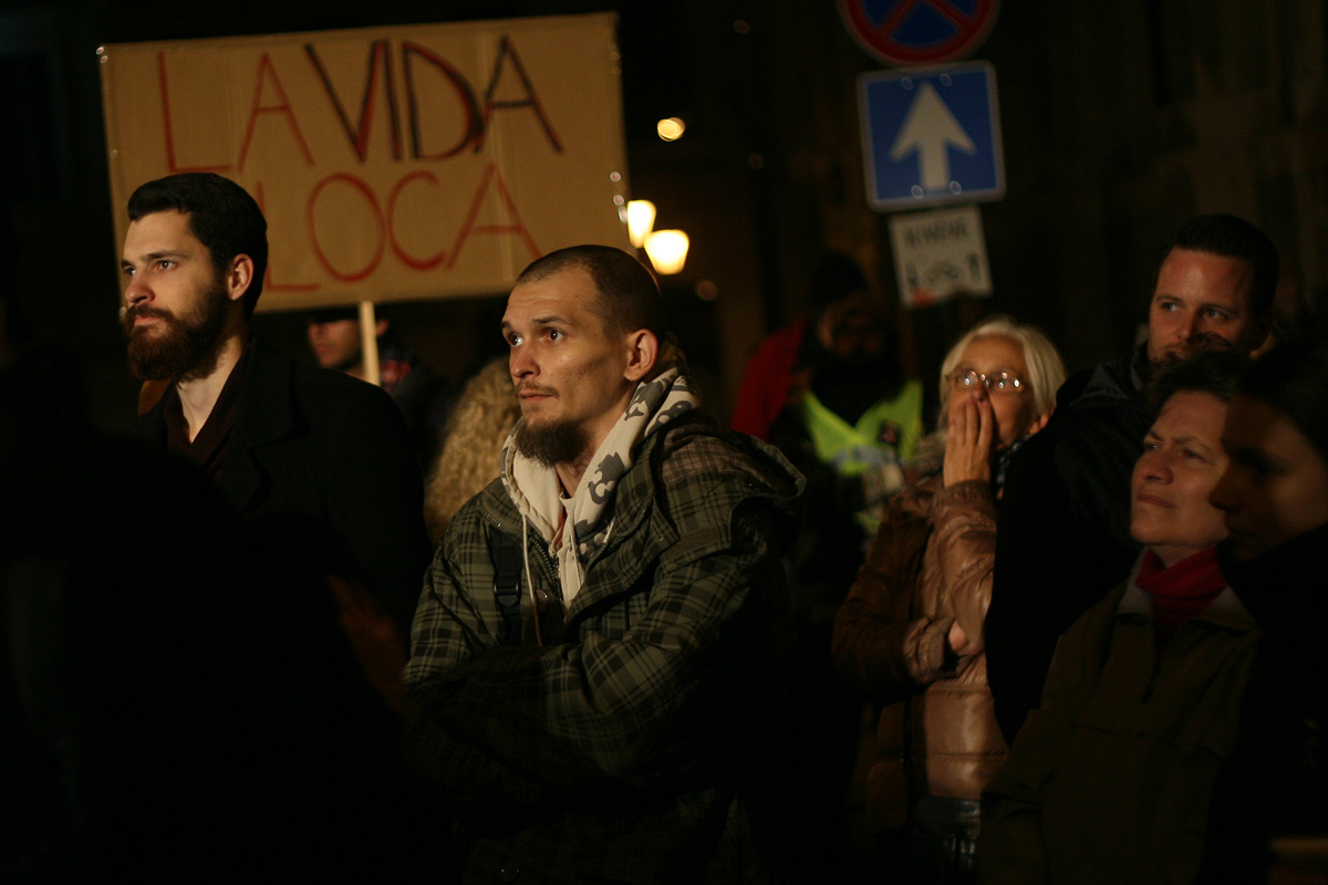 Illustration for article titled Tömegek követelték a Vida Ildikó és Orbán Viktor lemondását
