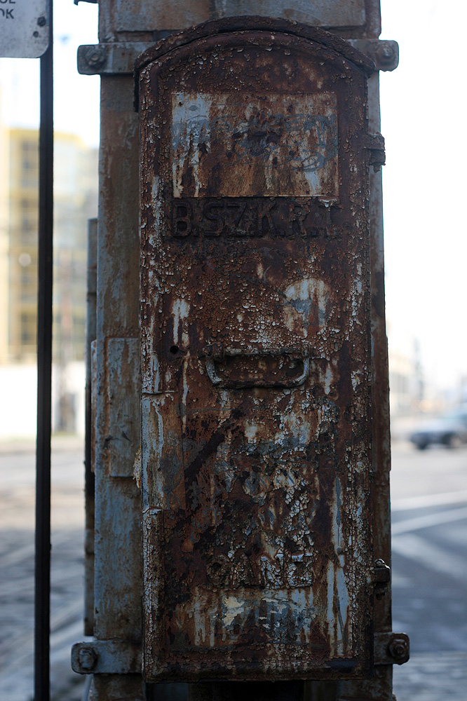 Illustration for article titled Ősöreg halálfej mered a trolizókra az Orczy téren