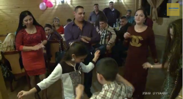 Illustration for article titled Fehér limuzinnal a szülinapi gyerekbuliba