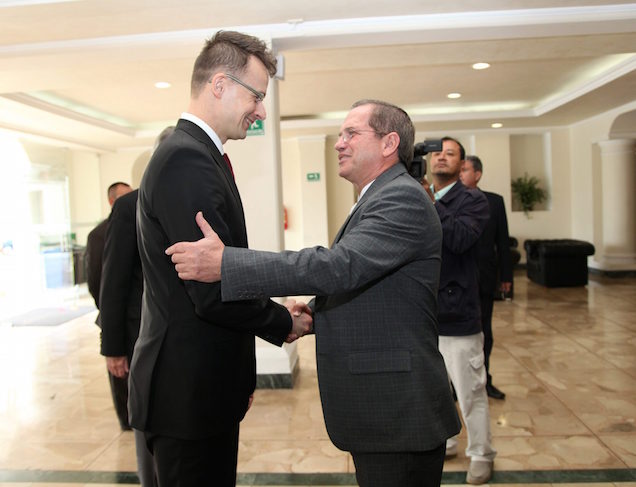 Szijjártó nem találkozott Tarsollyal és nem kapott tőle levelet