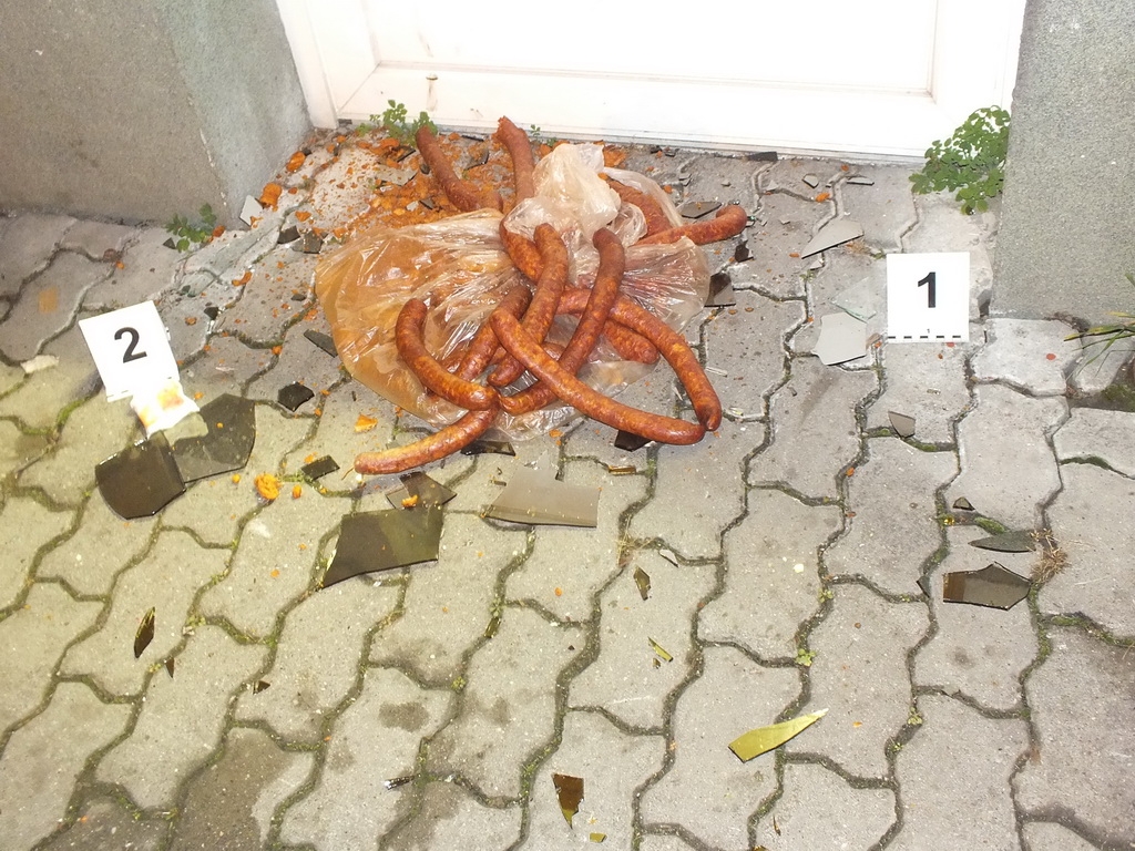 Rágcsálás közben kapták el a tolvajt és megtalálták a legjobb címet is