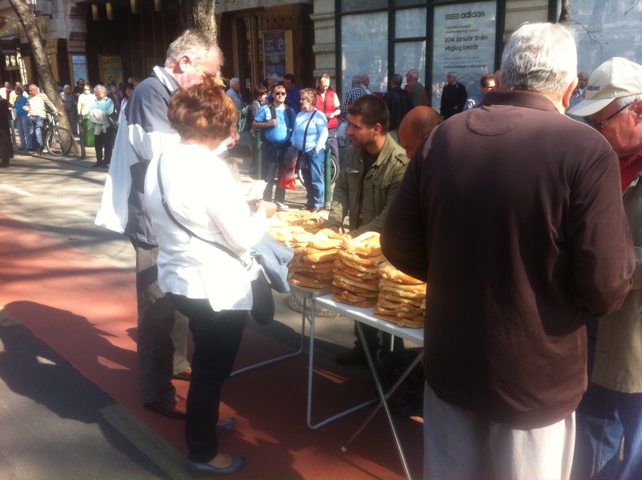 Illustration for article titled Szeretem a Forma 1-es versenyautót, az kormányváltós (Percről percre)