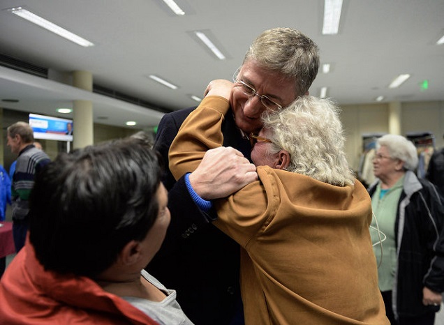 Az öregasszonyok megvesznek egy csókjáért, ki az?