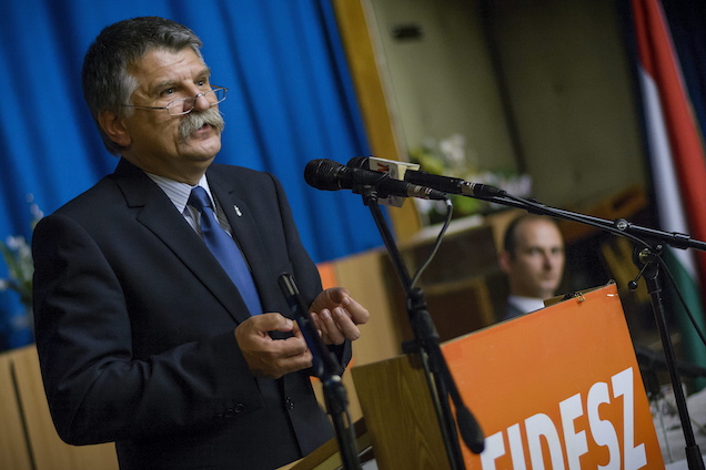 Kövér stábja úgy cáfol, hogy azzal elismer