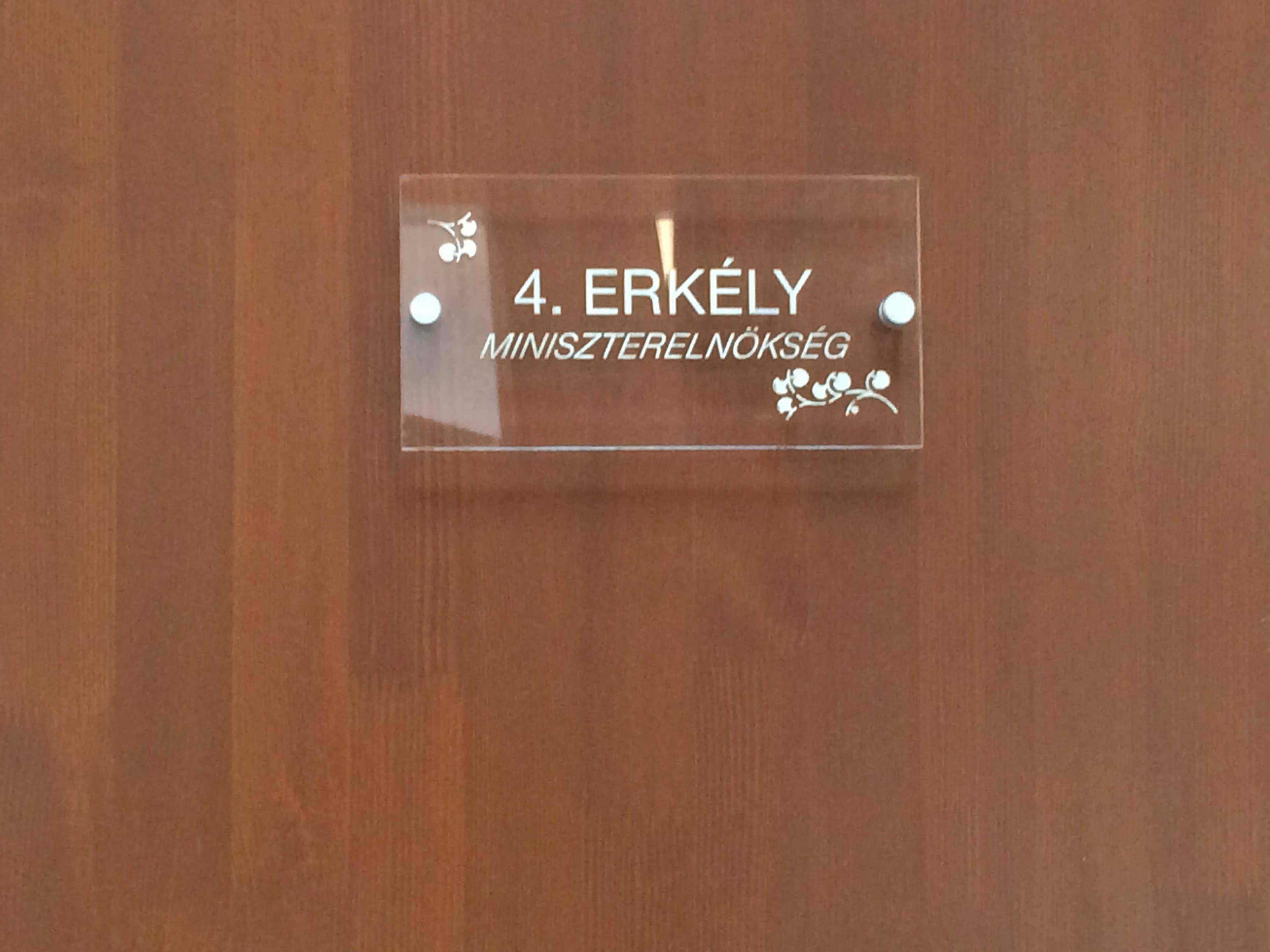 Illustration for article titled Sosem látott fotók I. Orbán Ramszesz felcsúti piramisából