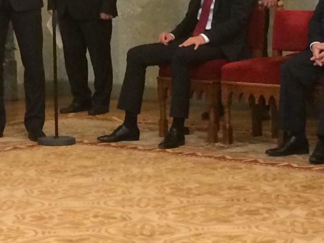 Illustration for article titled Miért vett új nadrágot Szijjas külügyminiszter?