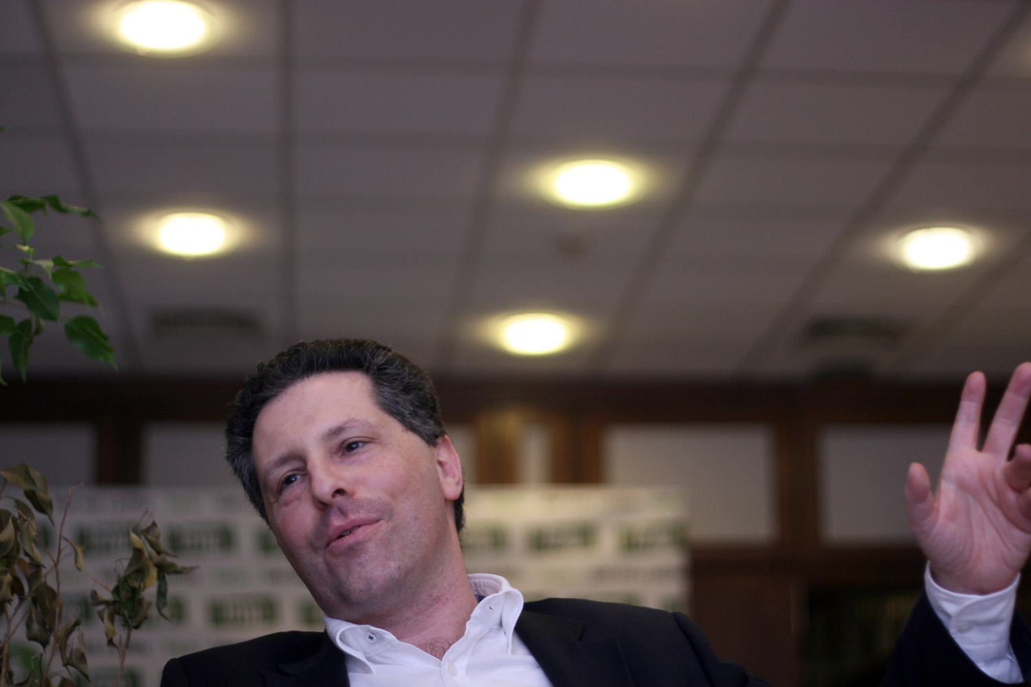 Illustration for article titled A gyűlölet hogyne zavarna? – Schiffer András a Cinknek