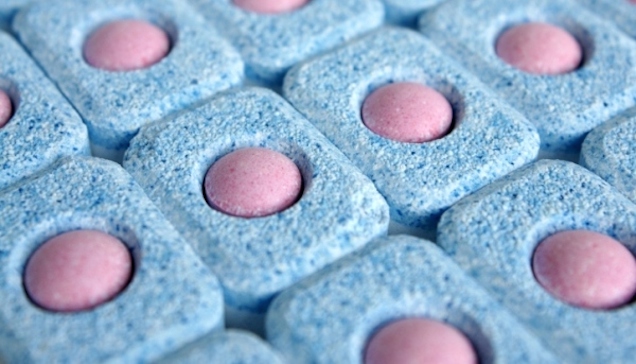 A mosogatógép-tabletta gyilkos – gondosan zárjátok el!