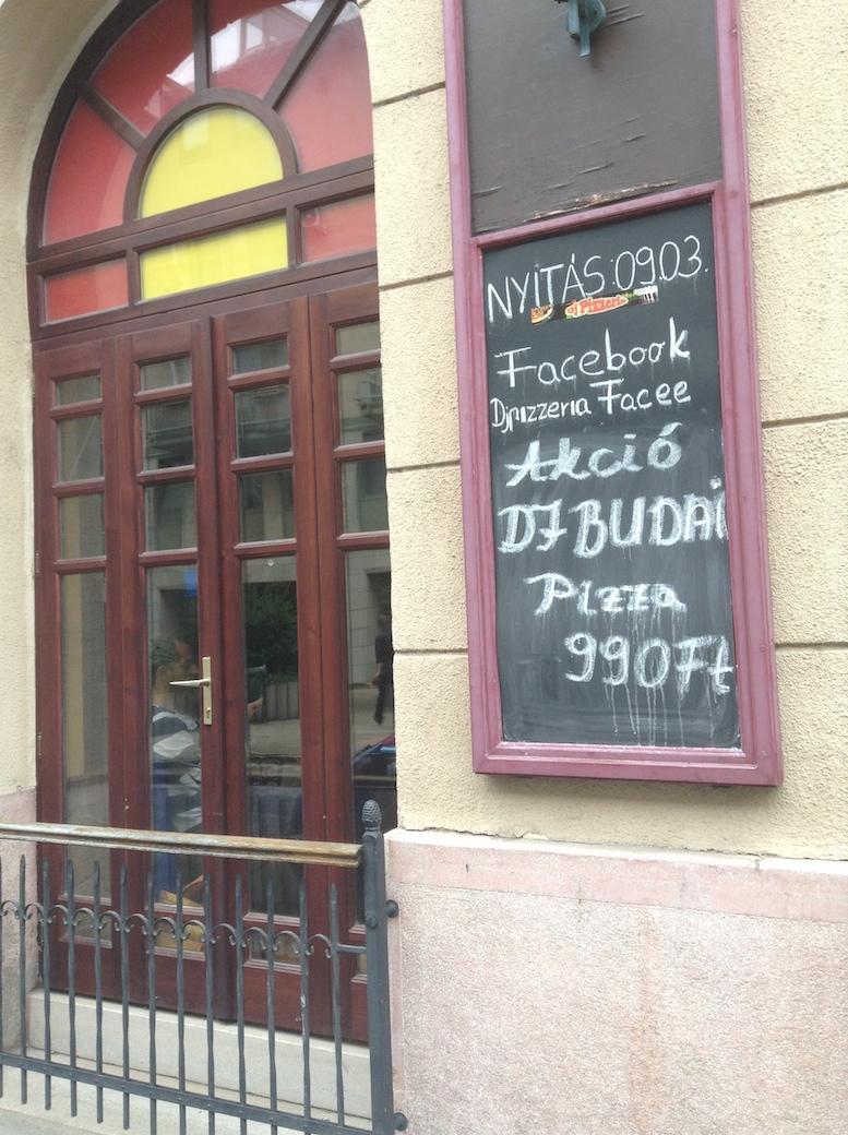 Illustration for article titled DJ Sterbinszky úgy megpakolt, hogy mozdulni sem tudtam