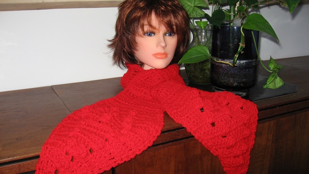 Az MSZP piros sálakkal készül a pénteki tüntetésre