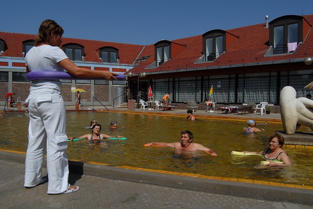 A külföldi lumbágós a magyar fürdővezető rémálma