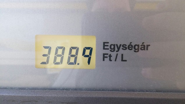 400 alá ment a benzin ára, és mintha a Názáreti Jézus jött volna el!