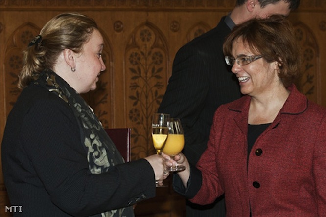 Orbán tapsoltatója őrködik a média közszolgálatisága fölött