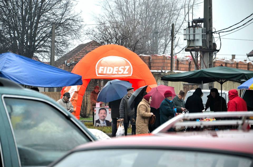 Illustration for article titled Fideszes ufó szállt le Jászapátiban