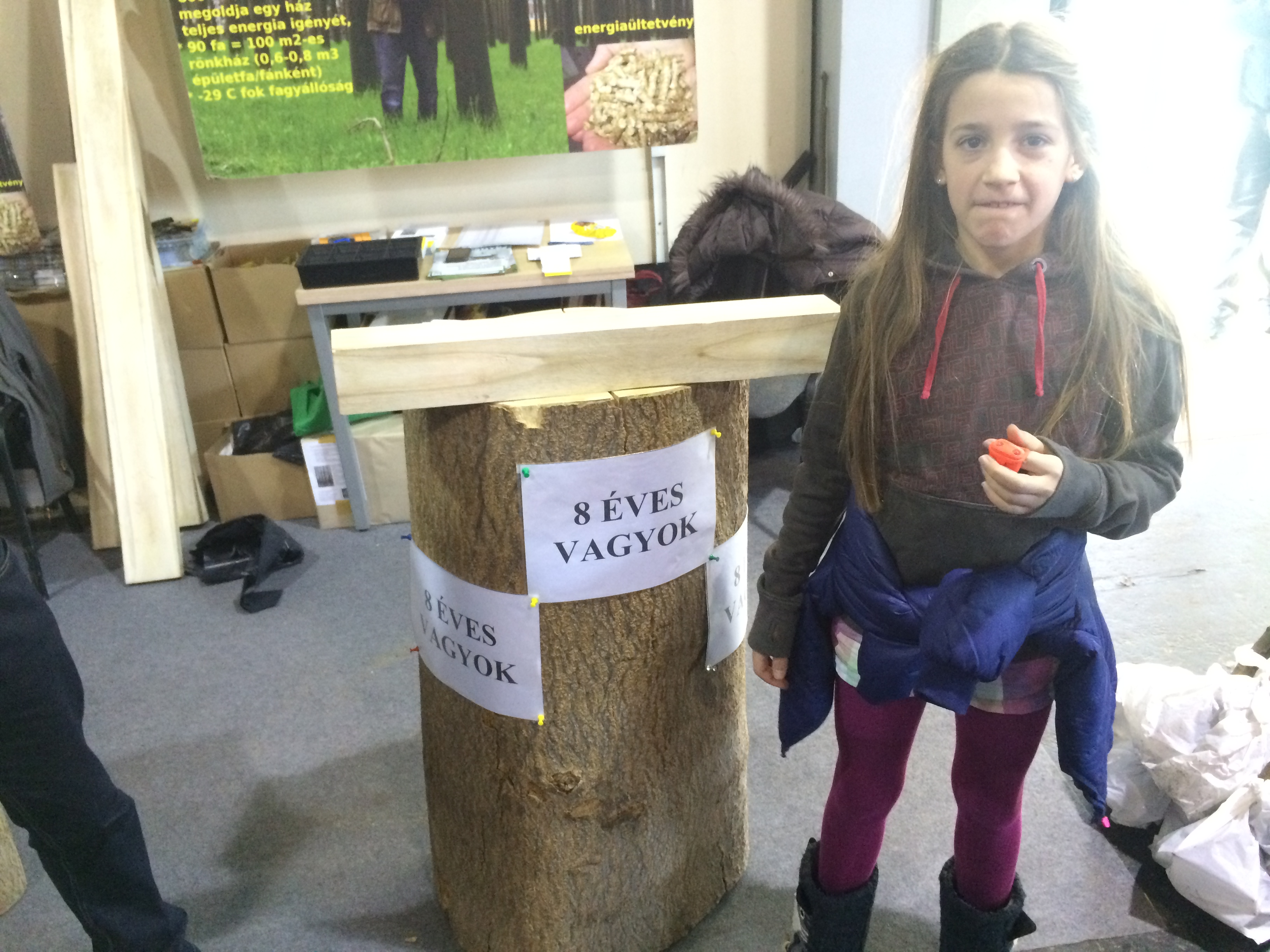 Illustration for article titled Így buliznak döglött állatokkal az ország legidiótábban öltözött emberei