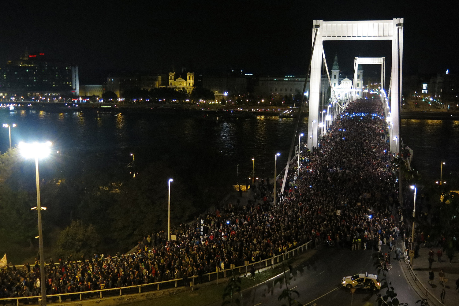 Illustration for article titled Hatalmassá dagadt a második netadóellenes tüntetés