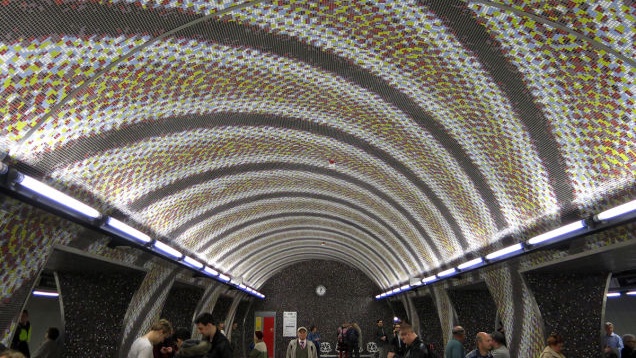 Ma utazott először a négyes metrón, és háború utáni műalkotásnak látta