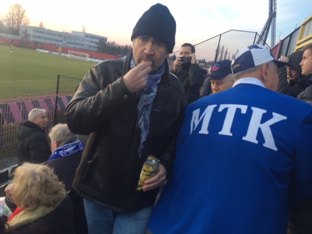 Temető, szopatás, porló beton: így vagyok néző a magyar bajnokságban