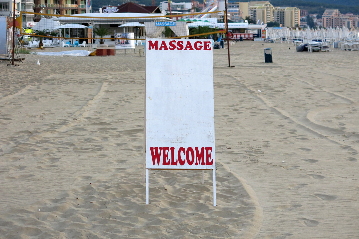 Illustration for article titled Siófok szorozva ezerrel – egy hét szenvedés a Naposparton