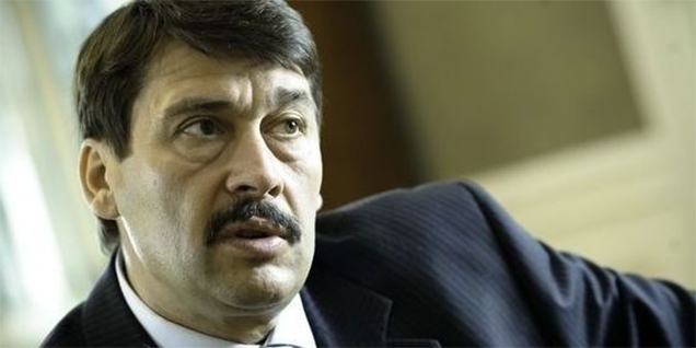 Rendkívüli ülés lesz kedden az Áder által visszadobott törvények miatt