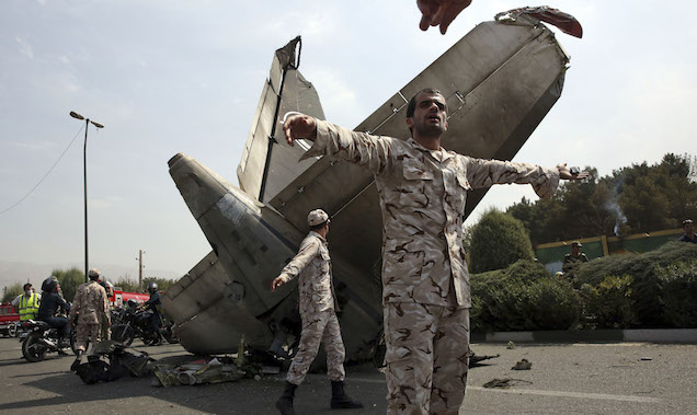 Lezuhant egy utasszálító Iránban, 48-an haltak meg