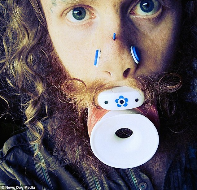 Letérdelhetsz és szerethetsz, ha mostál fogat, kis lotyó