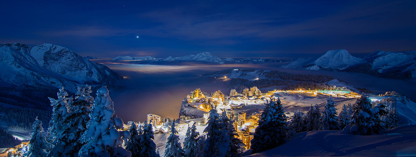 Avoriaz este. Ezt a MySwitzerland.com-ról csórtam a címlapképpel együtt.