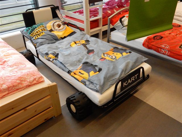 Illustration for article titled Akartok vásárolni egy 80 négyzetméteres teljes lakás berendezést?Akkor irány az óbudai mömaX (Szily Laci mai cikkével)