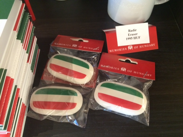 Illustration for article titled Kövér László nagyon csúnyán megszívatta Habony Vitrin Árpádot