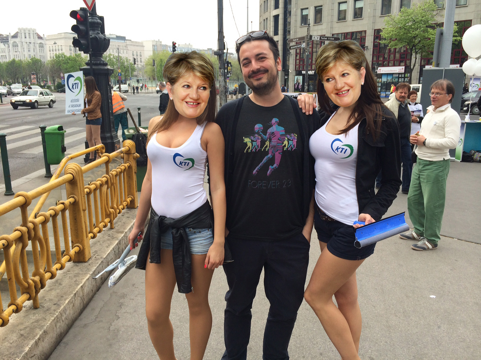 Szili Katalin ledobta a csöcsbombát a Belváros közepén