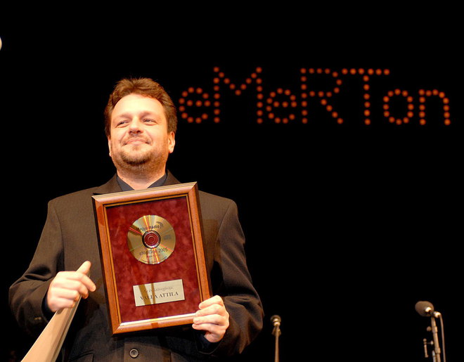 Szandi és férje a politika miatt rúgták ki a szövegírójukat