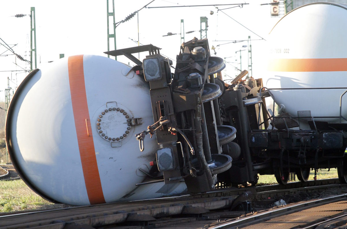 Fura nap ez a mai, különböző dolgok borulnak fel különböző helyeken