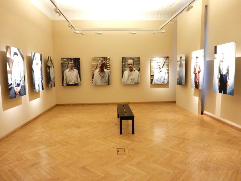 Illustration for article titled Hátraarc-Saul fia a Mai Manó Házban