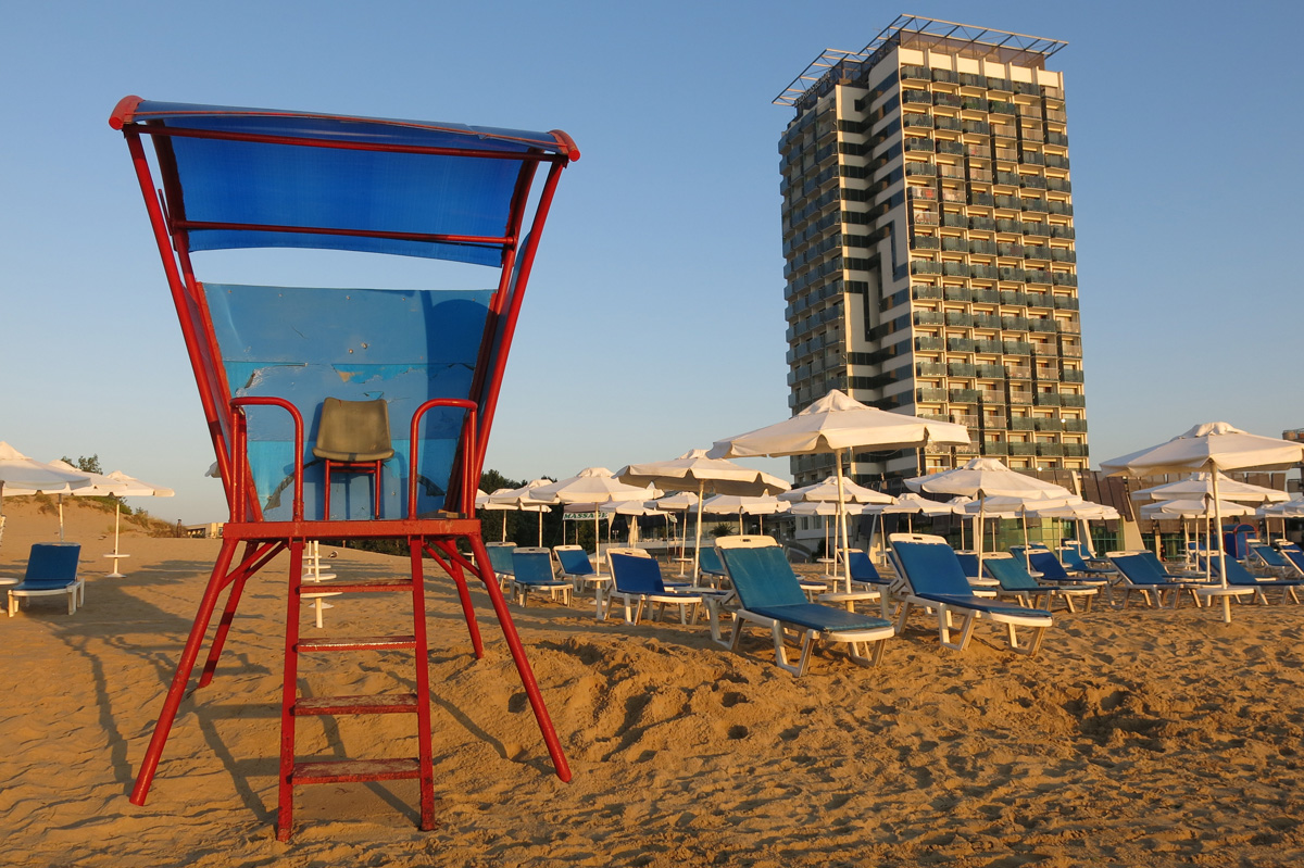 Illustration for article titled Siófok szorozva ezerrel – egy hét szenvedés a Naposparton