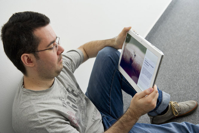 Tudjátok, mitől fáj a nyakatok? A hülye laptopotoktól