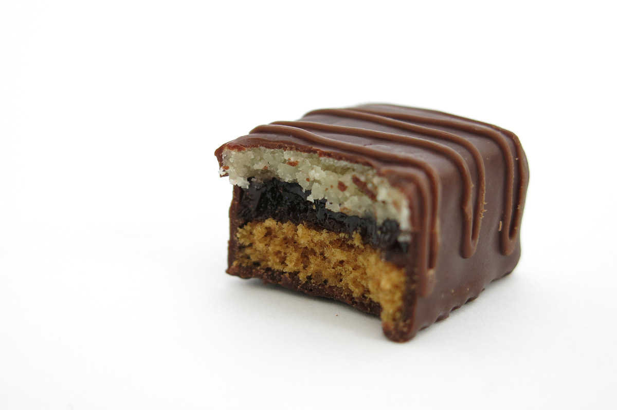 Illustration for article titled Petro Porosenko megvette a Cink szerkesztőségét fél kiló bonbonnal