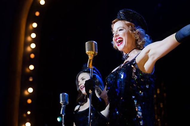 Lett egy ilyen zenés-romantikus komédiánk, és ez egyáltalán nem baj