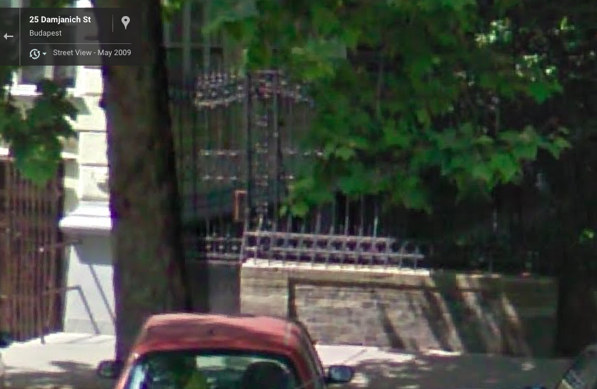 Illustration for article titled Abszurd szintre ért a hajléktalanrács-építési mánia Budapesten