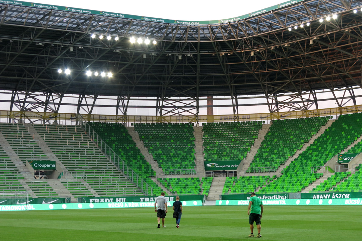 Mit gondoltok, az RTL Klub vagy a TV2 fog hirdetni a Fradi-stadionban?