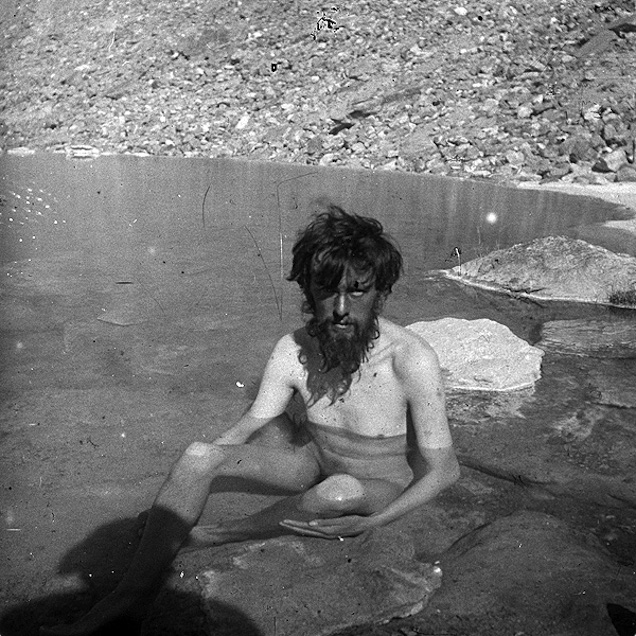 Illustration for article titled Mókás viktoriánus sátánista ment először megmászni a K2-t