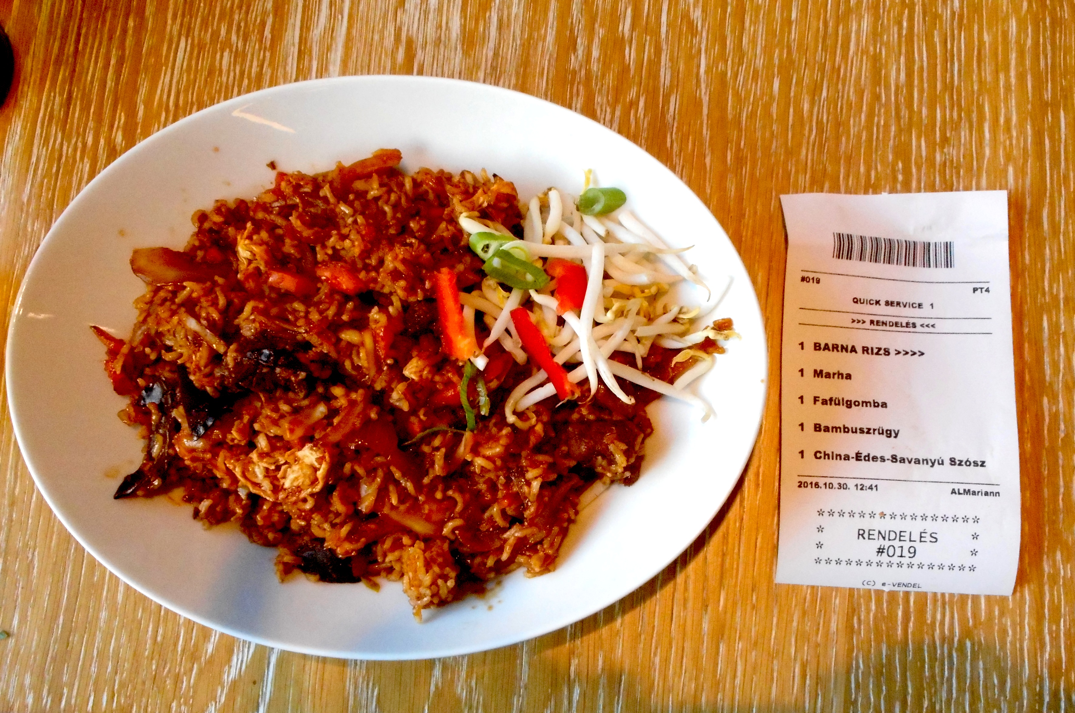 Illustration for article titled Itt születtem én ezen a THAI-on......